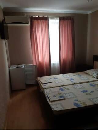 Гостиница Виола Геленджик Двухместный номер с 2 отдельными кроватями и душем-4