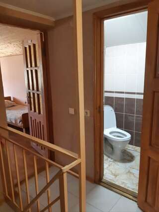 Гостиница Виола Геленджик Четырехместный номер эконом-класса с общей ванной комнатой-4