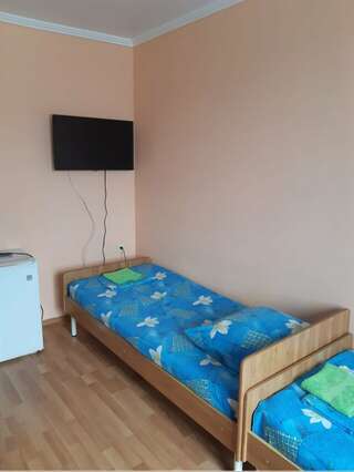 Гостиница Виола Геленджик Трехместный номер с общей ванной комнатой-3