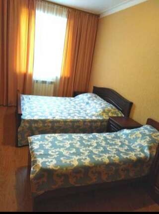 Гостиница Виола Геленджик Cемейный номер с собственной ванной комнатой-4